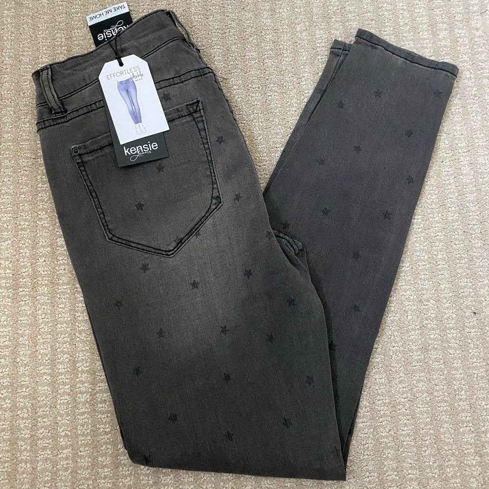 NWT Kensie Effortless Ankle Mid-Rise Star Jeans
